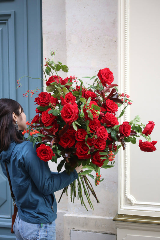 a. Bouquet Signature de Roses Rouges – Saint-Valentin Édition Impressionnante
