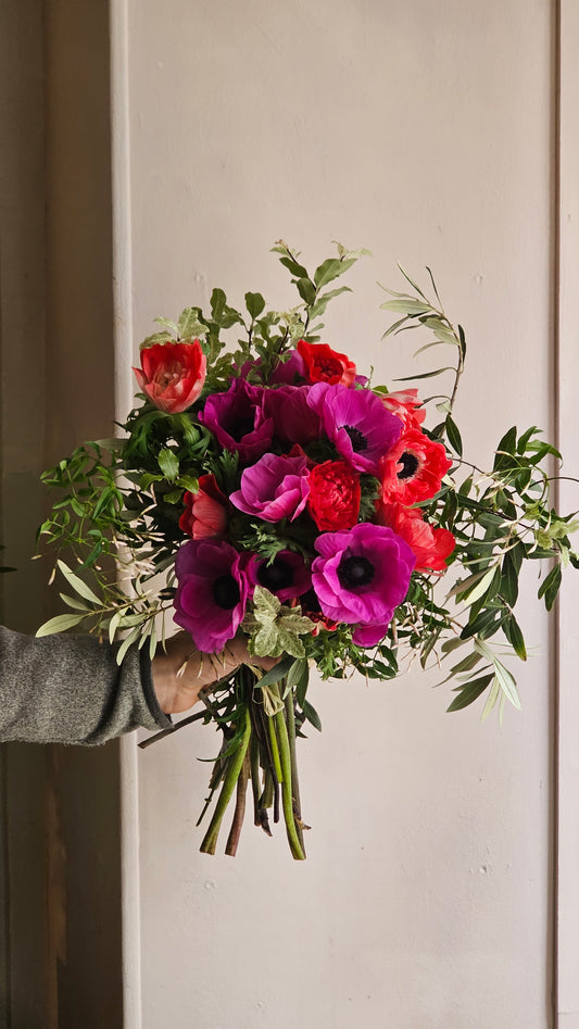 a. French Valentine – Bouquet et Champagne avec AMPELOS (3 tailles disponibles)